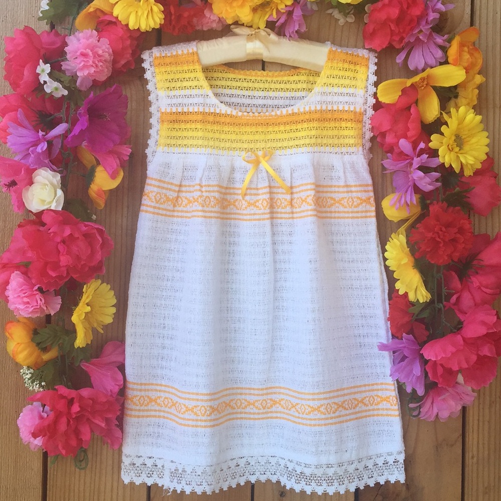 Mexican Lace Dress Size 4 Years old girl